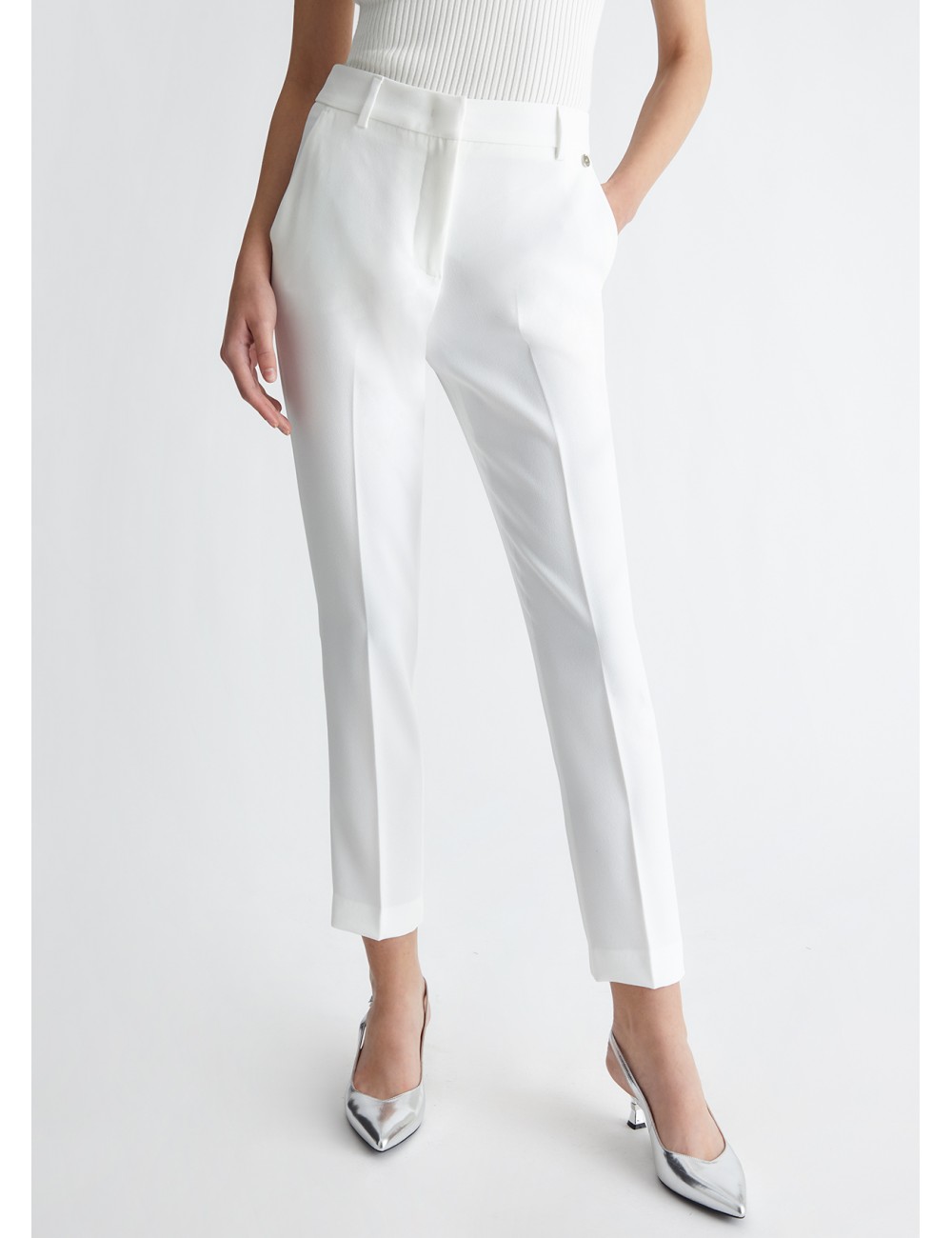 pantalone-bianco-493xyp-1.jpg