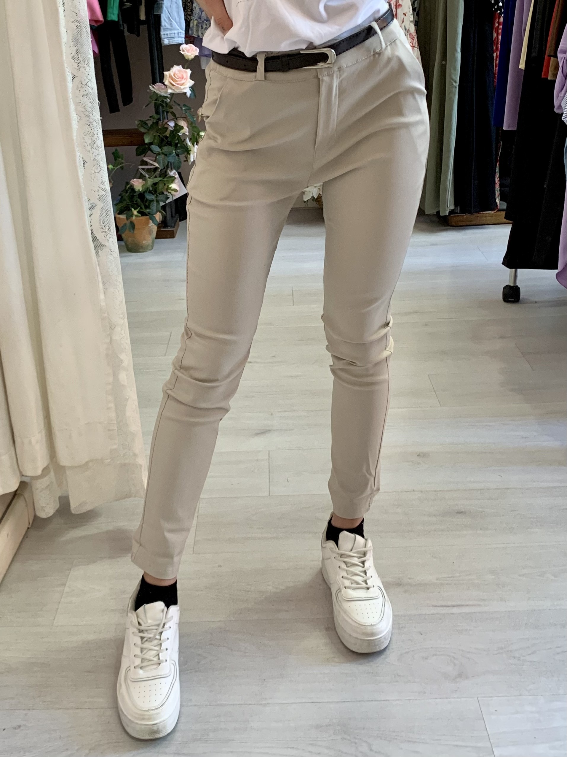 pantaloni-beige-362xyp-1.jpg