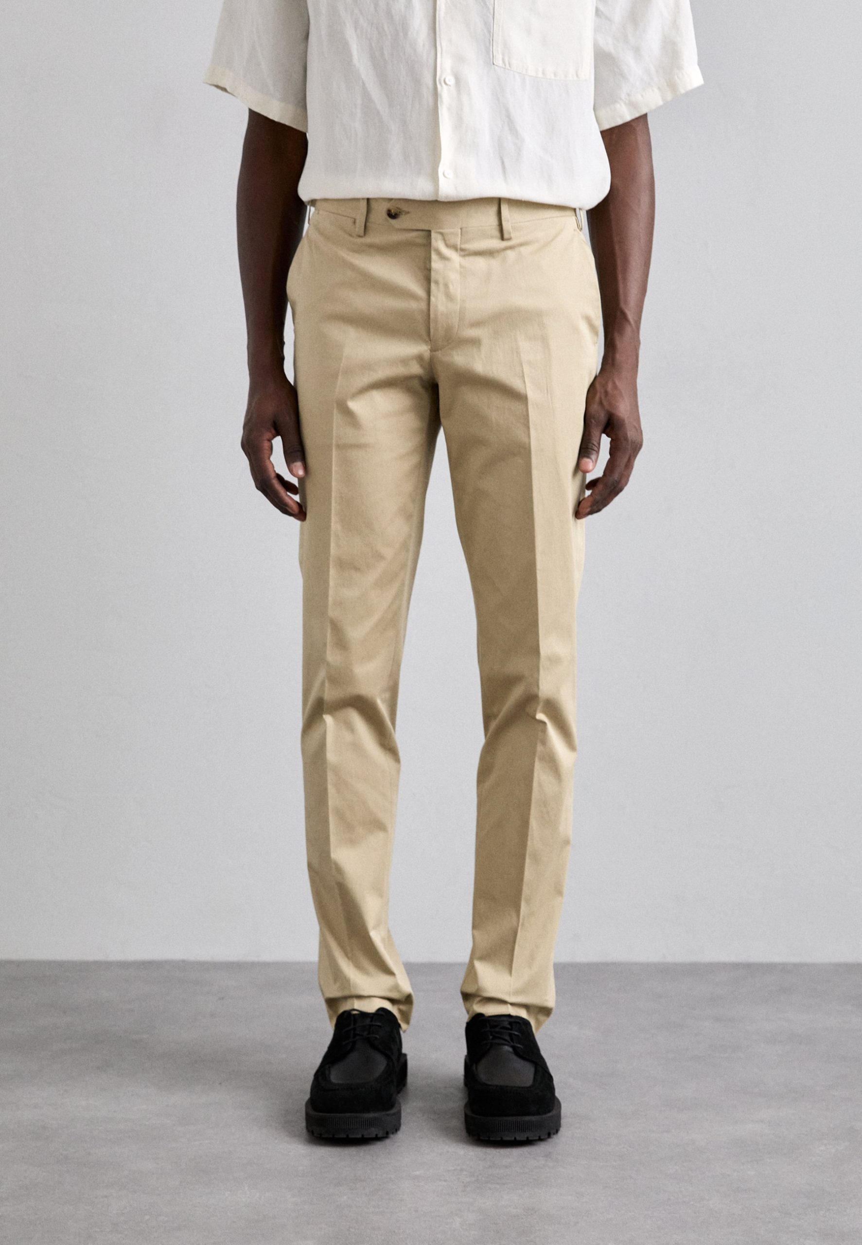 pantaloni-beige-uomo-087wgd-1.jpg