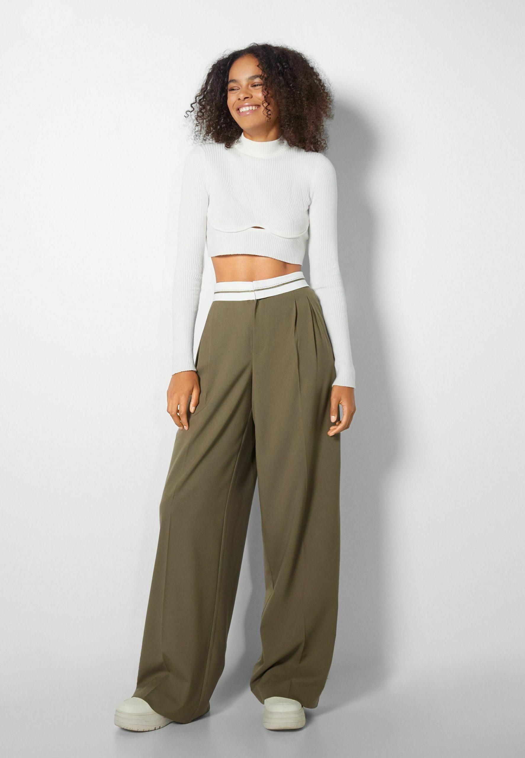 pantaloni-bershka-263qxl-1.jpg
