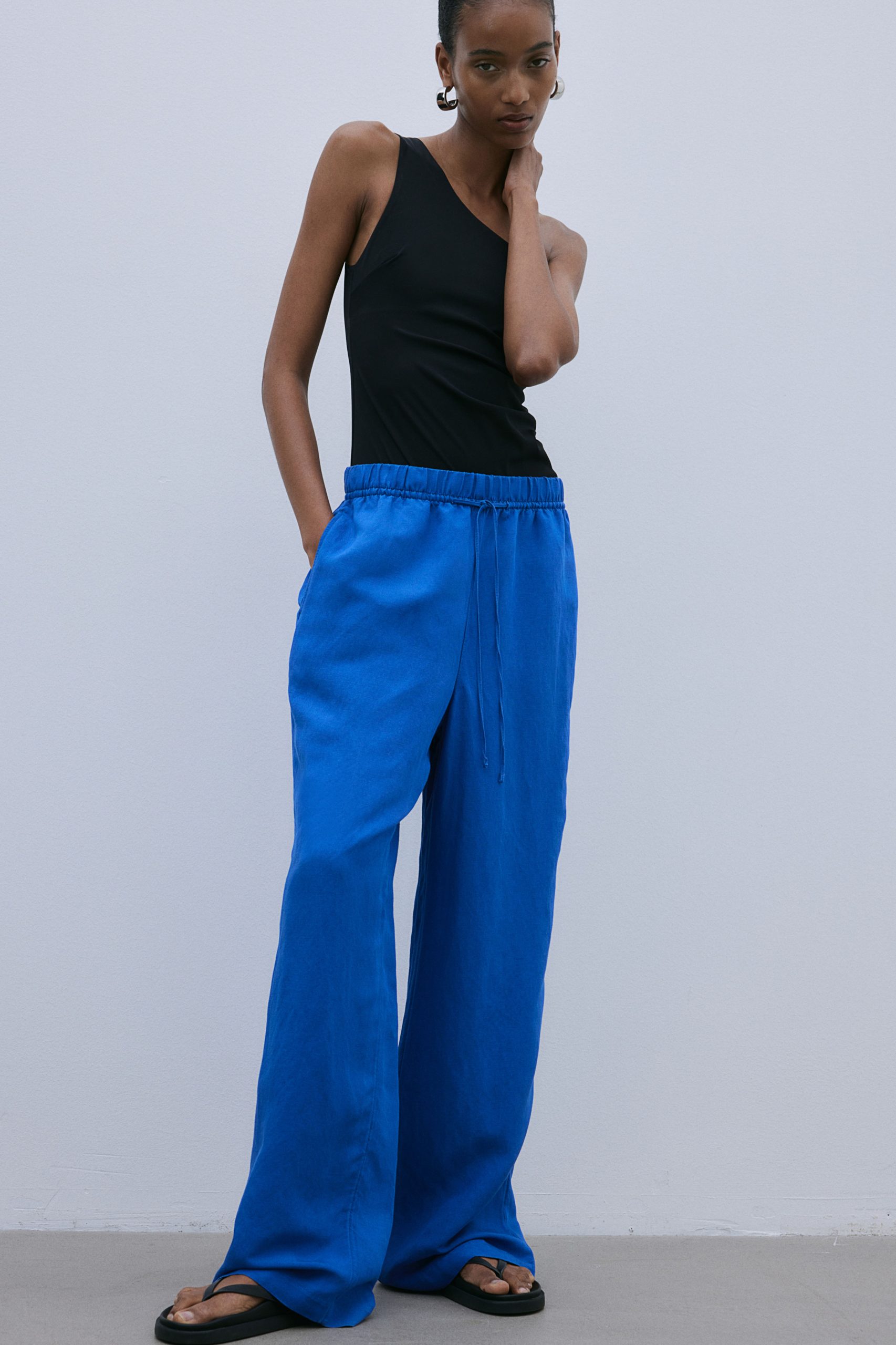 pantaloni-blu-donna-149kwl-1.jpg