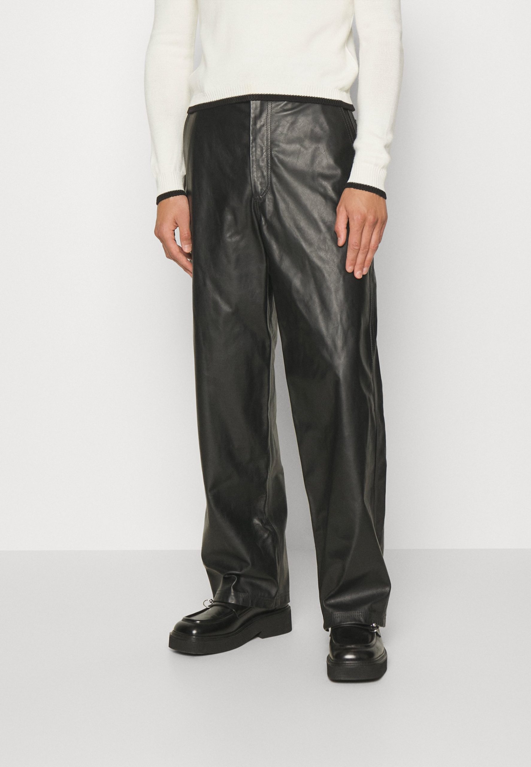 pantaloni-di-pelle-488jhx-1.jpg