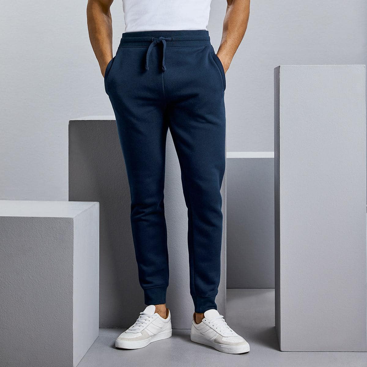 pantaloni-jogger-uomo-547ojh-1.jpg